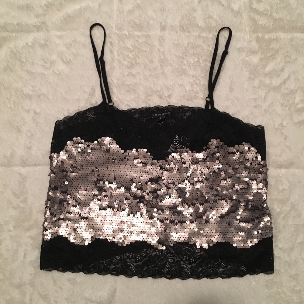 Express Crop Top - Picture 2 of 4